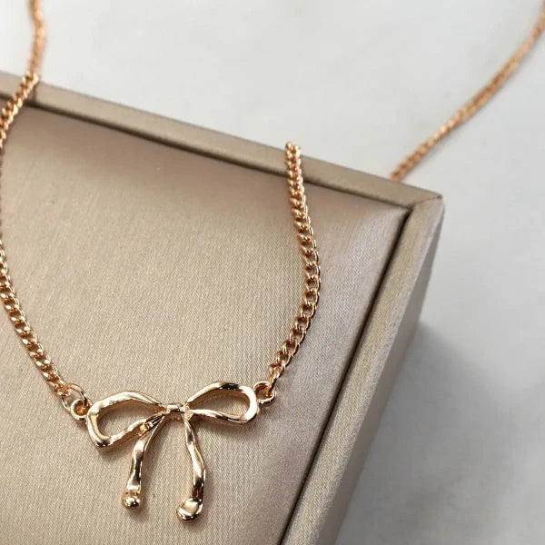 Hammered Bow Necklace