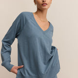 V-Neck Modern Weekender