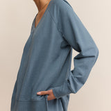 V-Neck Modern Weekender