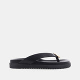 Antonie Sandal