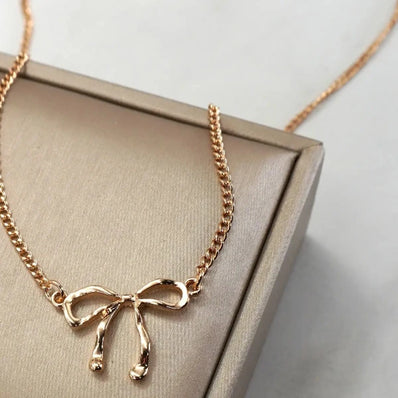 Hammered Bow Necklace