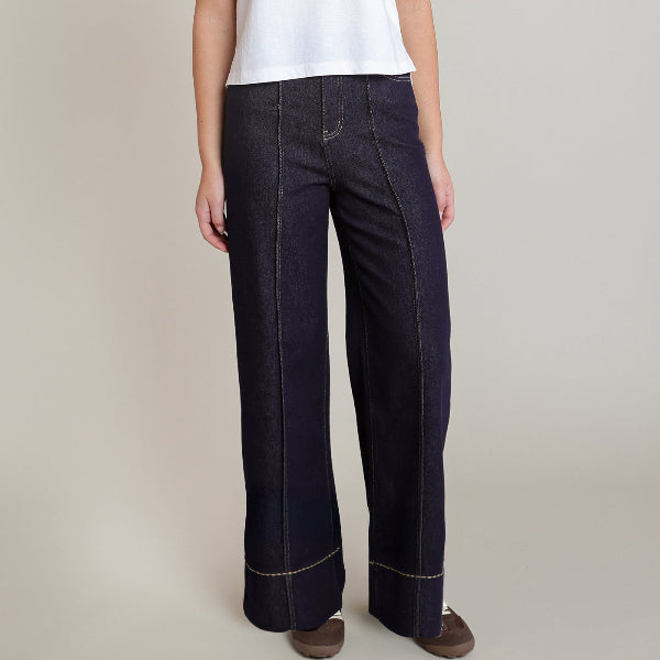 Sasha Denim w Stitching Detail