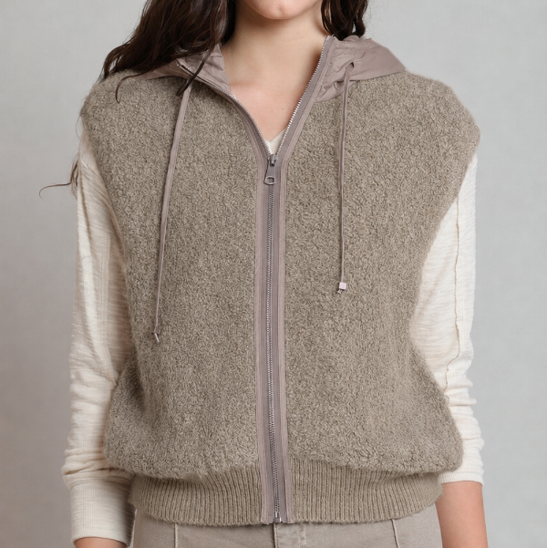 Benni Hooded Boucle Vest